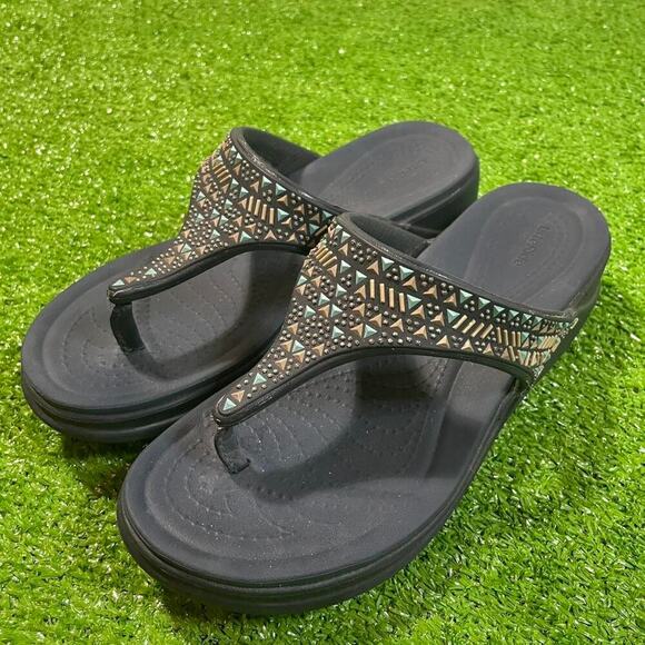 Crocs Women’s 7 Platform Boca Bling Flip Wedge Thong Sandals Medallion - Picture 3 of 6